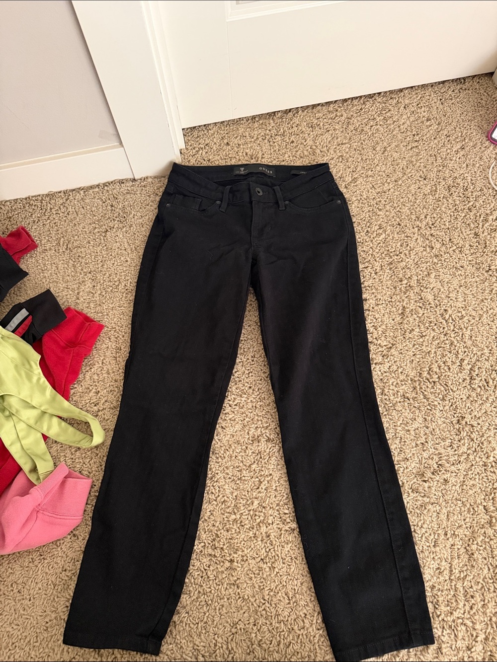 Y2K Guess Black Women’s Straight-Leg Jeans